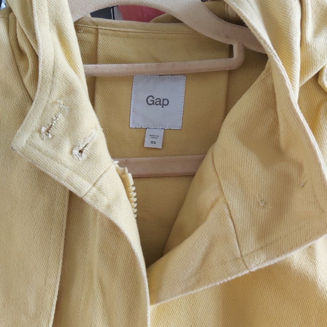 Gap jacket (Category: Coats, Jackets and Outerwear) located in Singapore. Submitted by jrs21 (Listing ID 1266455658, Image 3). Description: Gap Jacket -Women’s size XS (more suitable for size S/ small M ladies) mustard yellow -perfect spring/fall jacket 100% cotton Self-collection at below-mentioned places.