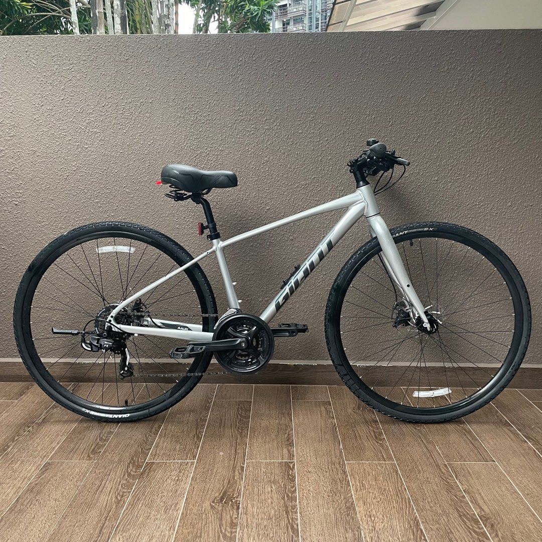 Giant Escape Bicycle Size XS Hybrid Bike
