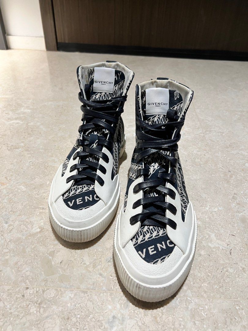 Givenchy Tennis Light