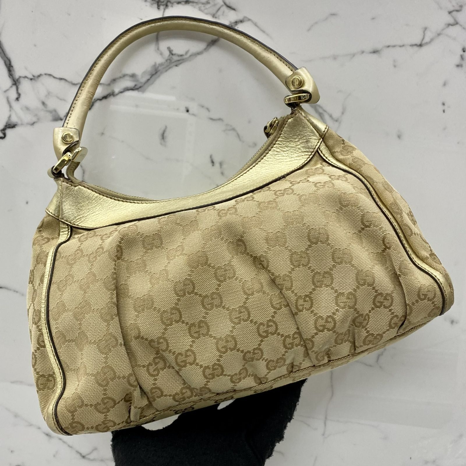 Gucci 190525 store