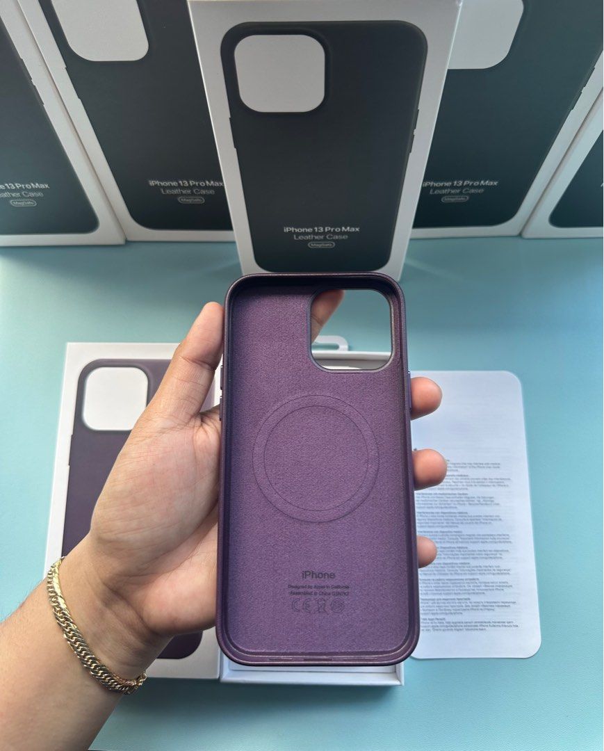 iPhone 13 Pro Max Magsafe Leather Case With Animation (Dark Cherry) (Category: Cases & Sleeves) located in Quezon City. Submitted by danii_03 (Listing ID 1266613981, Image 2). Description: .