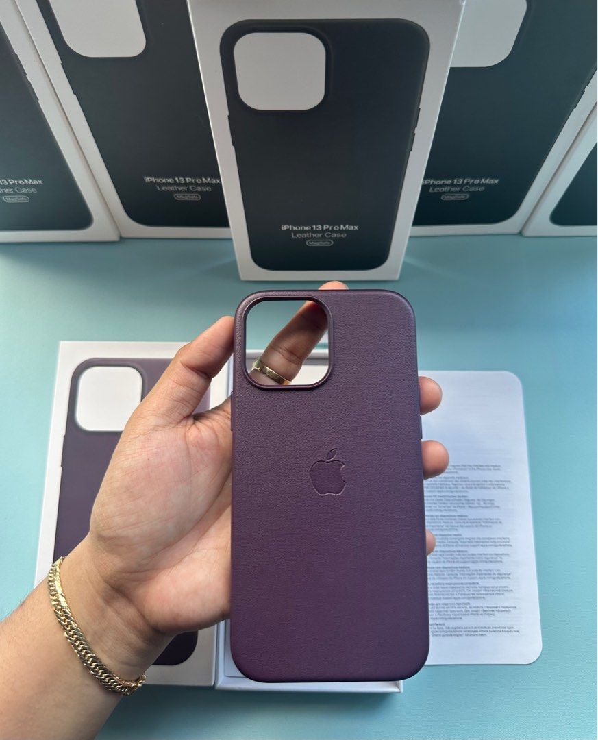 iPhone 13 Pro Max Magsafe Leather Case With Animation (Dark Cherry) (Category: Cases & Sleeves) located in Quezon City. Submitted by danii_03 (Listing ID 1266613981, Image 1). Description: .