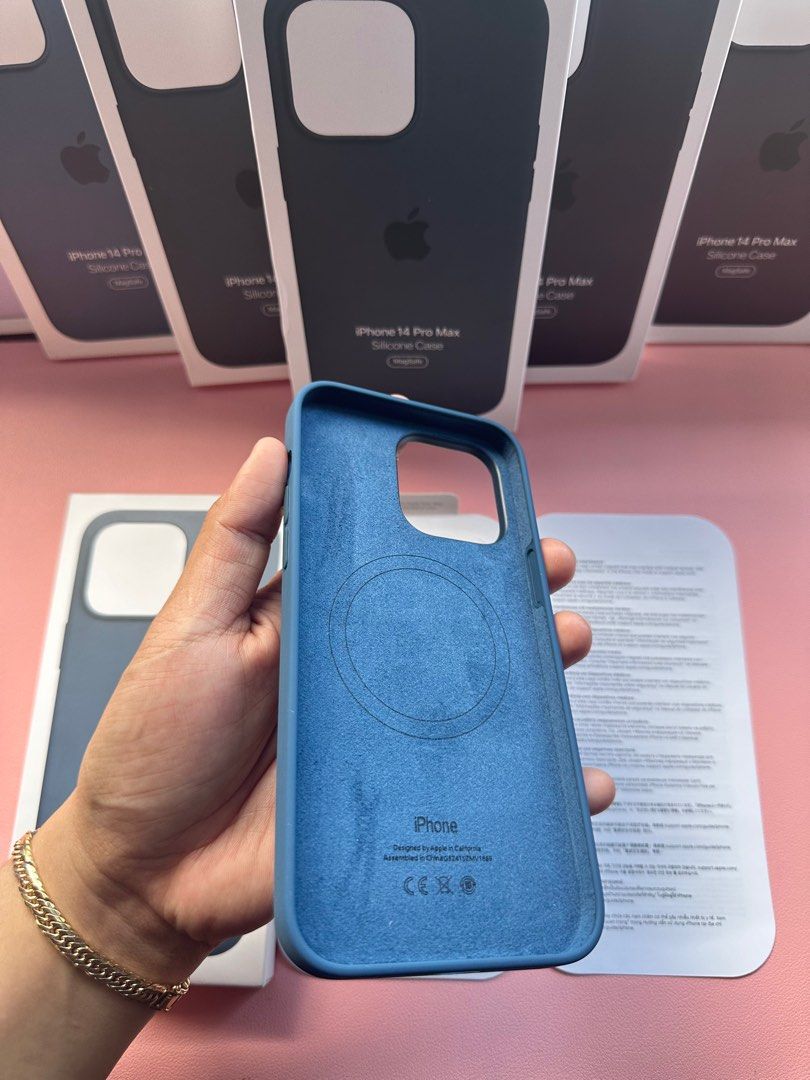 iPhone 14 Pro Max Magsafe Silicone Case With Animation (Storm Blue) (Category: Cases & Sleeves) located in Quezon City. Submitted by danii_03 (Listing ID 1266612950, Image 2). Description: .