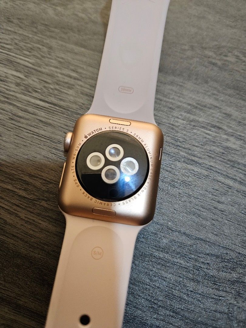 Iwatch series 38mm rose gold, Fesyen Wanita, Jam Tangan di Carousell