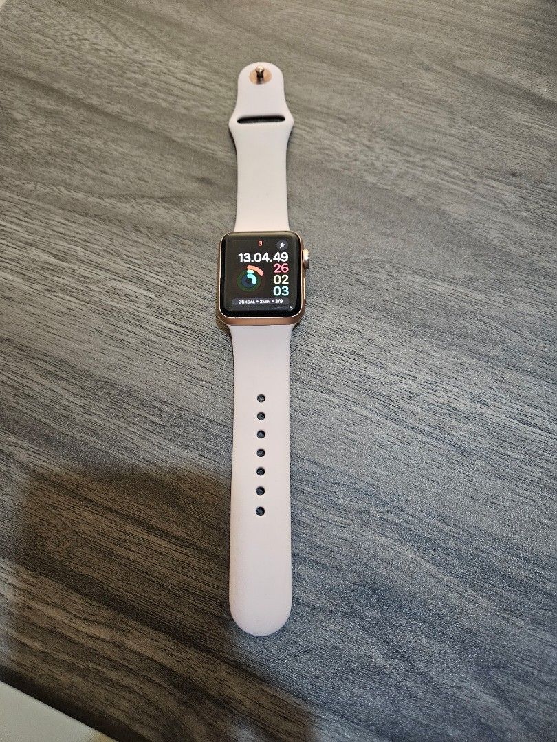 Iwatch series 38mm rose gold, Fesyen Wanita, Jam Tangan di Carousell