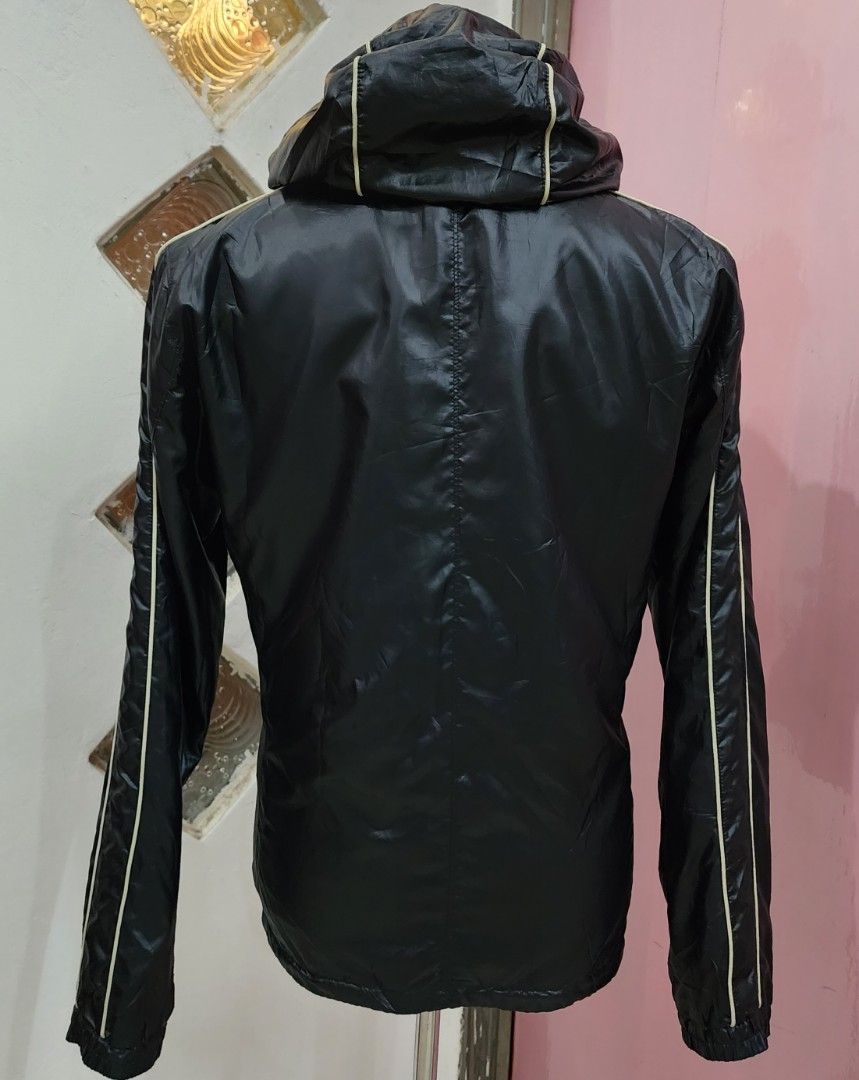 Jaket hoodie outlet uniqlo