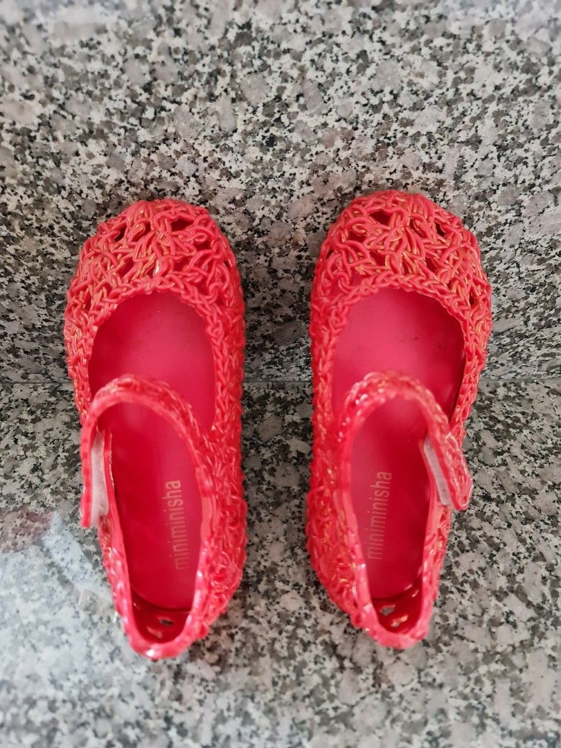 Girls red best sale jelly shoes