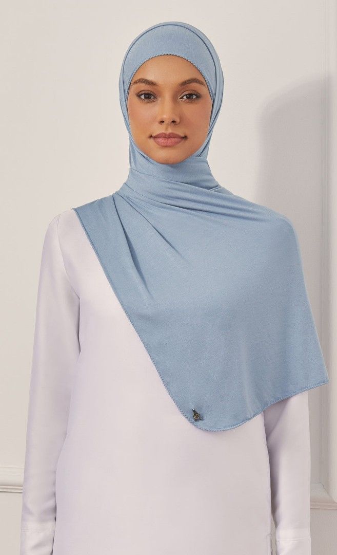 Jersey Shawl in Crescent Moon (Category: Hijabs) located in Kuala Lumpur. Submitted by hodorable (Listing ID 1266513261, Image 1). Description: Brand new intact in box. Never washed or worn. Do note item is completely new so no low balling. Other sellers sell same used item at higher price than I offer. Thanks! Buy two or more, shipping is waived..