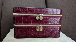 Can double up as jewellery / accessories compartment box