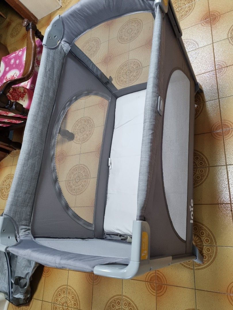 joie kubbie travel cot (light weight), Babies & Kids, Baby Nursery