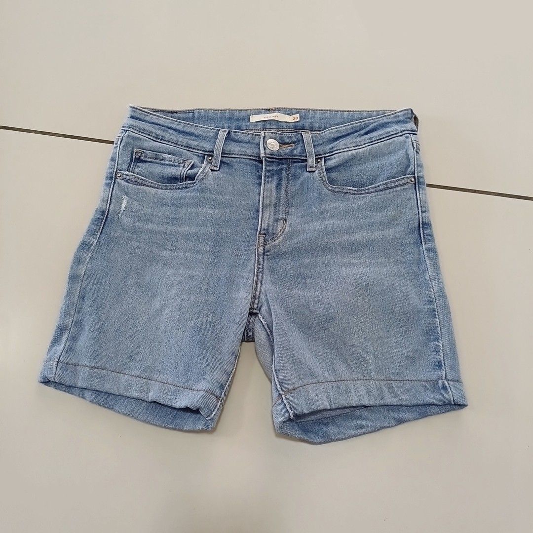 Levi's 711 skinny short on sale