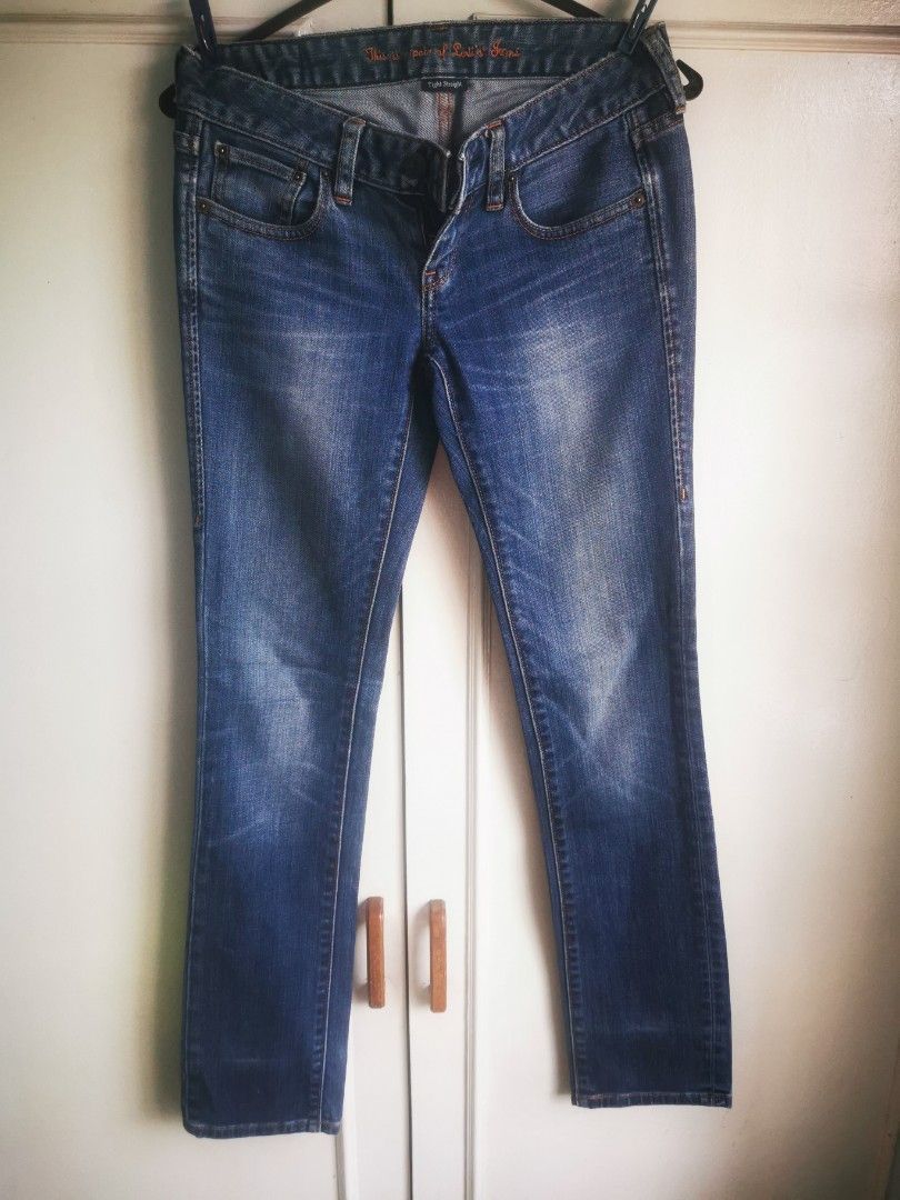 Levis Tight Straight Size 25 (Category: Jeans) located in Pasig City. Submitted by ProjectXStoS (Listing ID 1266491190, Image 1). Description: Levis Tight Straight Size 25 Low Rise, 39" length from side waist down but with fold marks at 35.5- 36" length. (Di ko pinaputol hehe. I am 5'2) Manual measure of waist, since it is low rise, is 28 but i was wearing this when i was still XS- XXS. Pls see (old) worn photo. Mode of Payment: Gcash or BDO Ship