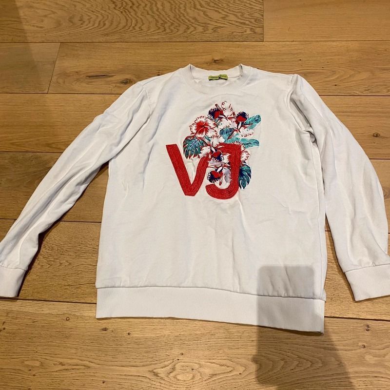 Like new Versace Jeans white jumper size M