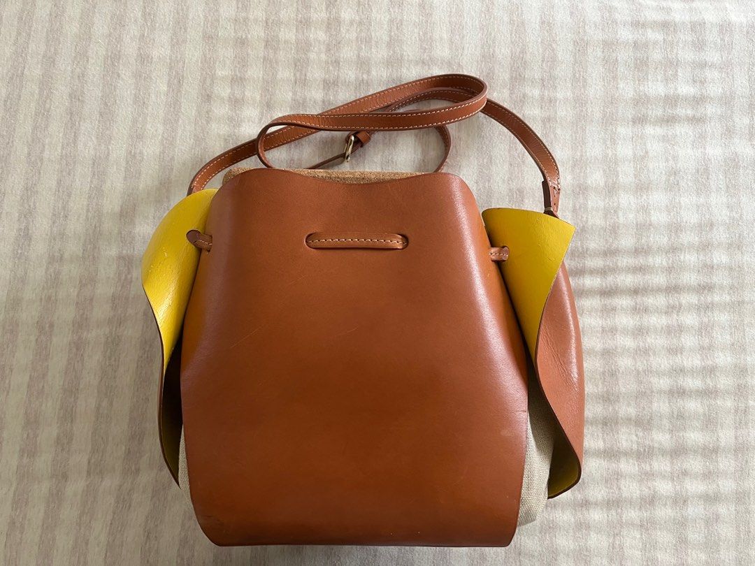 Linjer tulip bag Natural Yellow Women s Fashion Bags Wallets Cross body Bags on Carousell