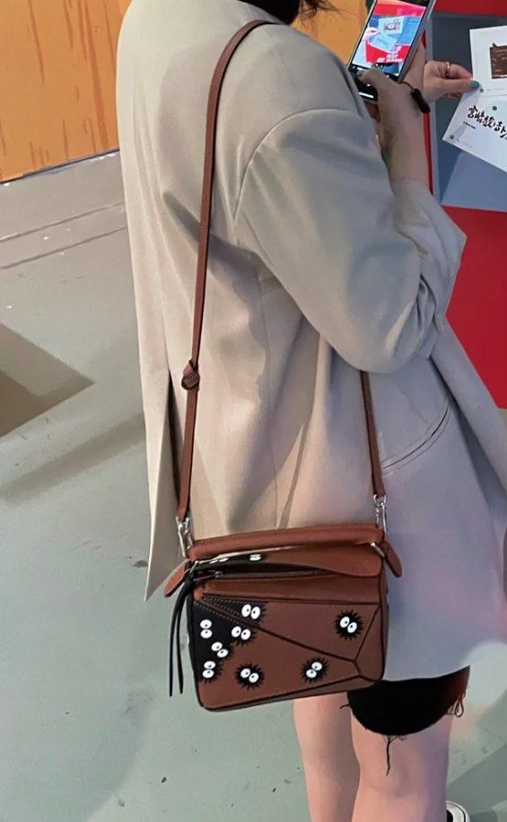 Loewex totoro mini puzzle bag pre order (Category: Luxury Bags & Wallets) located in Angeles City. Submitted by lux.finds (Listing ID 1266628496, Image 1). Description: .