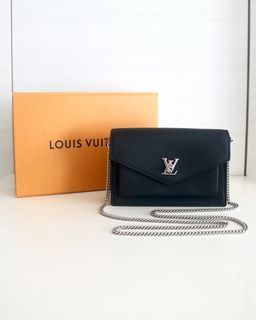 Shop Louis Vuitton MAHINA 2022 SS Zippy wallet (M61868, M81867, M81426) by  SkyNS
