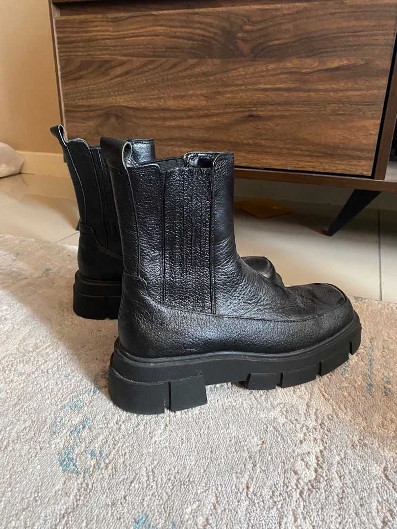 Mango shop croc boots