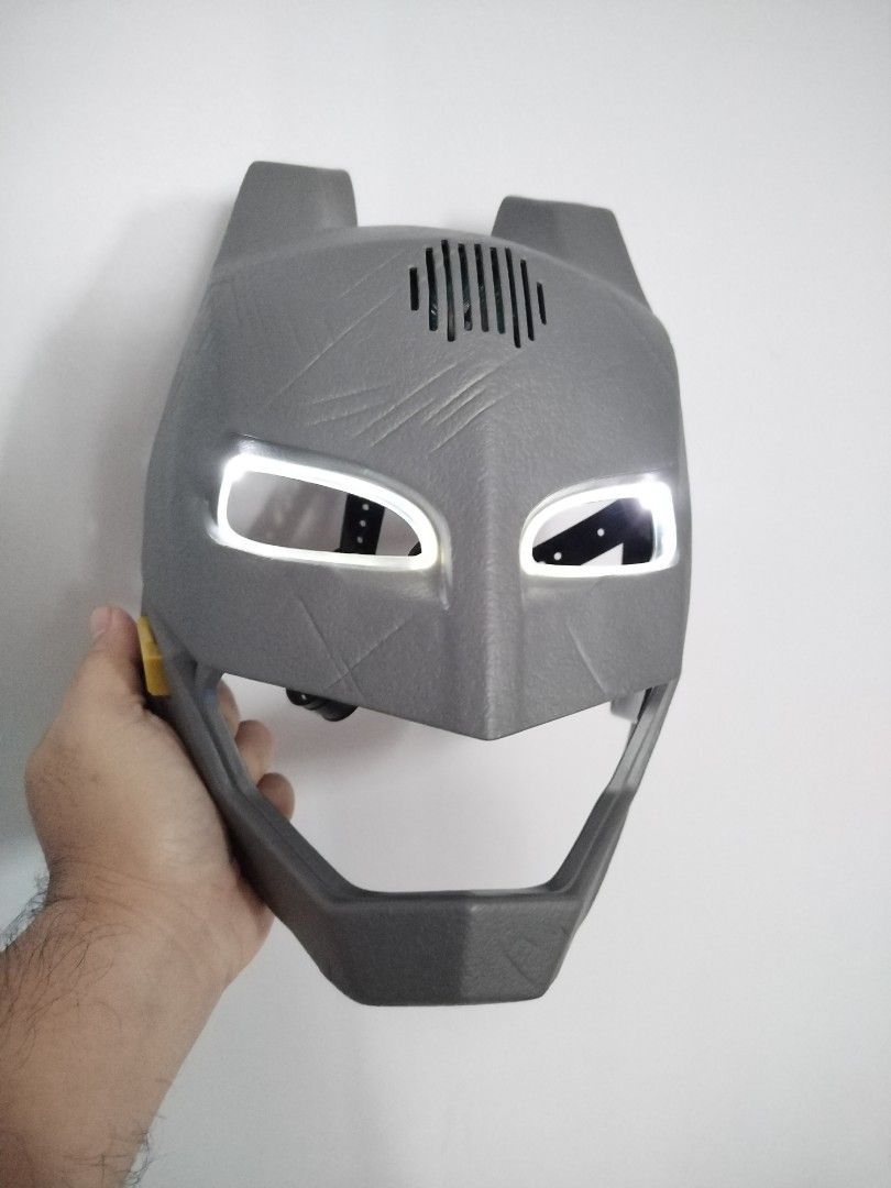 Batman v superman voice changer helmet clearance