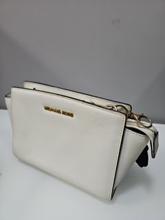 White michael kors purse hotsell