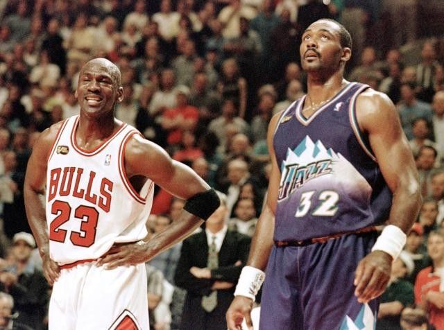 Mitchell and ness michael hot sale jordan