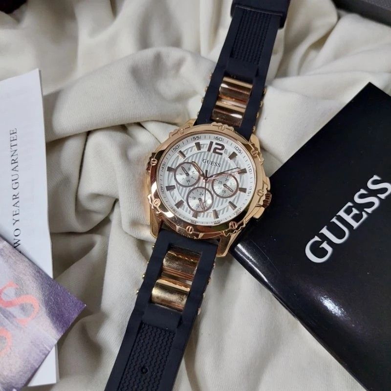 W0325l8 guess clearance watch