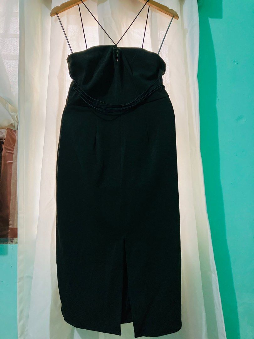 Mustard Dress Dark Green (Category: Dresses) located in Makati City. Submitted by em_morales (Listing ID 1266478038, Image 2). Description: Medium Size Dark Green Original Price: 2500 May flaws po na pwde lang tahiin hindi po kasi nagagamit. May tag pa po yan. Perfect po pang christmas party. For only ₱750 nalang po..
