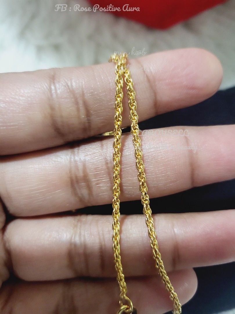 Gold online finish necklace