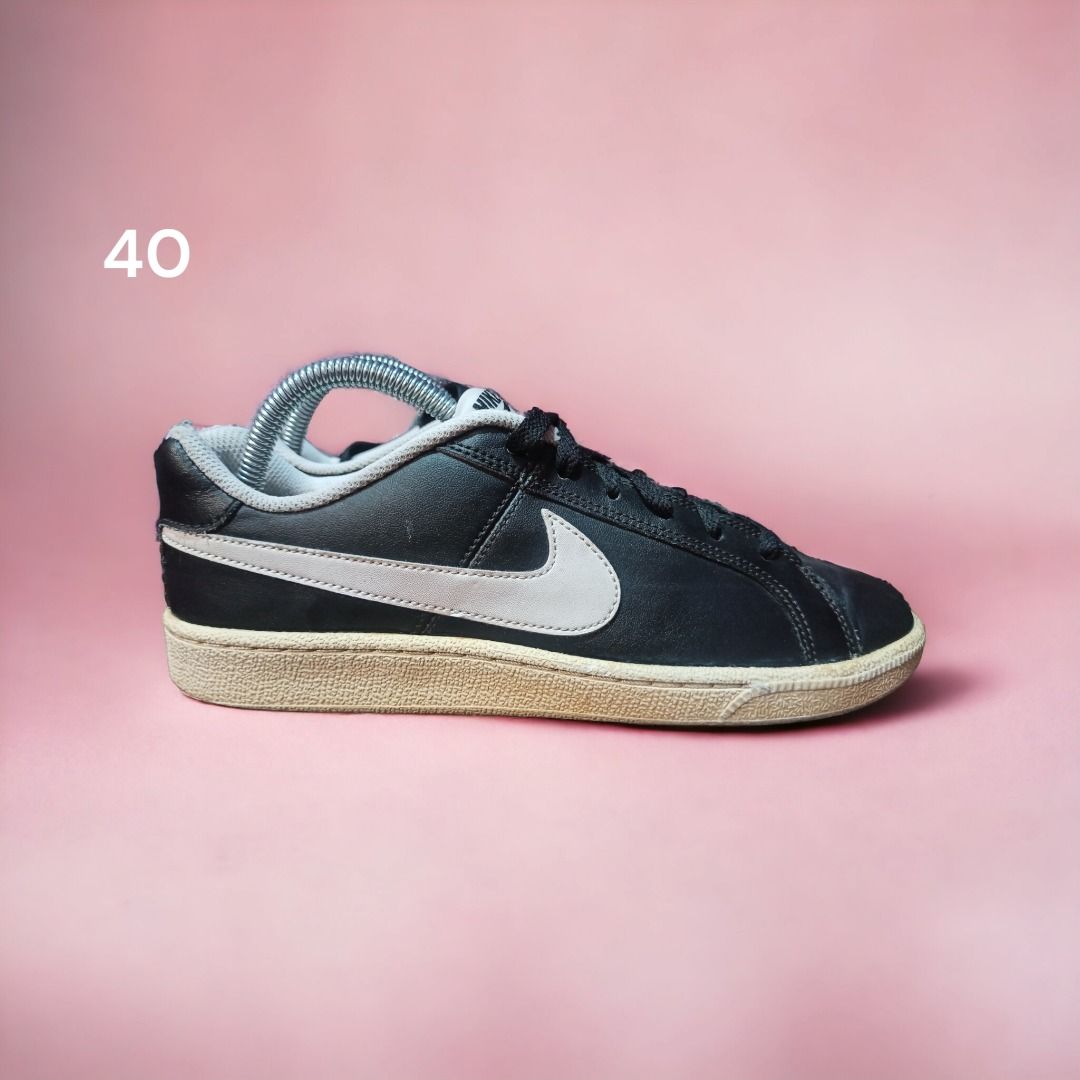 Nike court deals royale 40