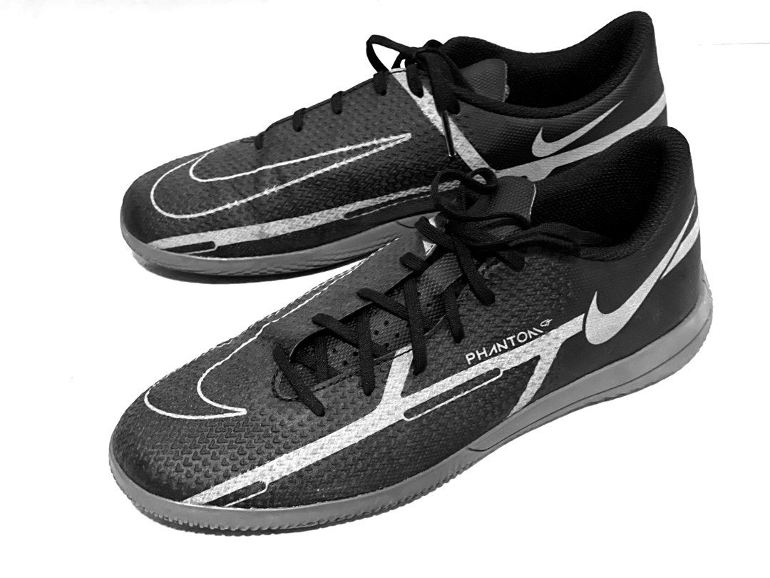 Authentic Nike phantom GT2 triple black futsal soccer football