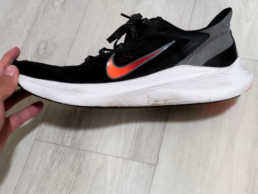 winflo 8 running sneaker