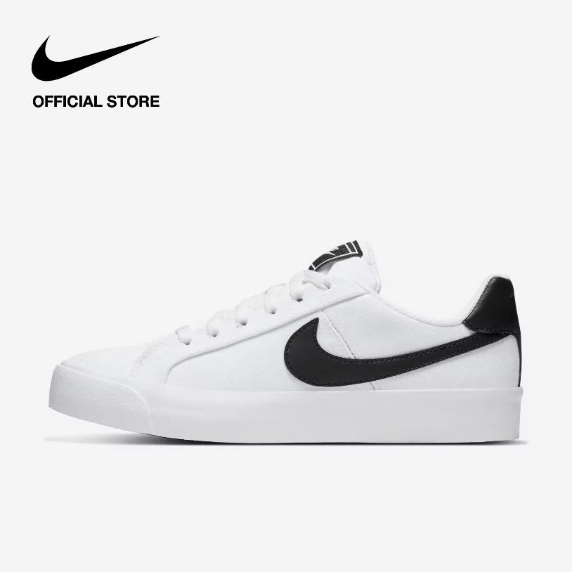 White canvas nike discount shoes