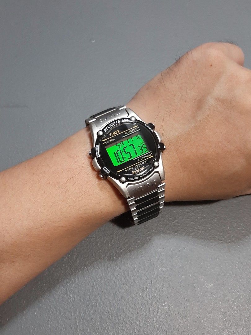 Timex atlantis 100 indiglo top