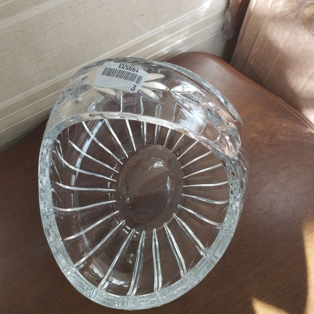 Portmeirion Crystal Basket (Category: Other Kitchenware & Tableware) located in Caloocan City. Submitted by chonadura91470 (Listing ID 1266502775, Image 1). Description: Portmeirion Crystal Glass Basket Candy Trinket.
