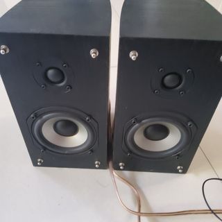 PRECISION ACOUSTICS HD4 HI DEF BOOKSHELF SPEAKERS. MADE IN CANADA. IN EXCELLENT WORKING CONDITION