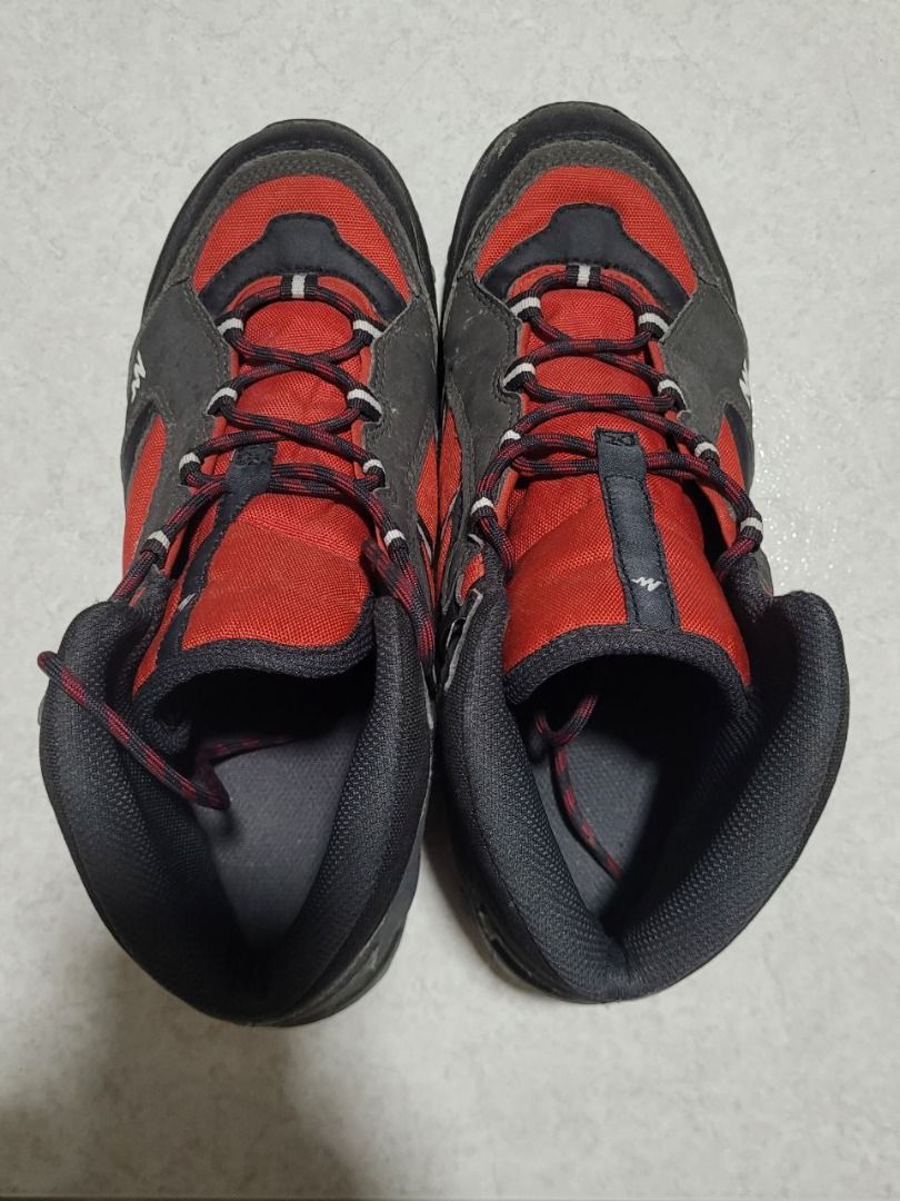 quechua walking boots