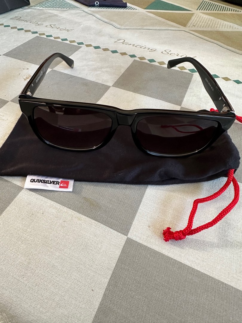 Quiksilver best sale wayfarer sunglasses