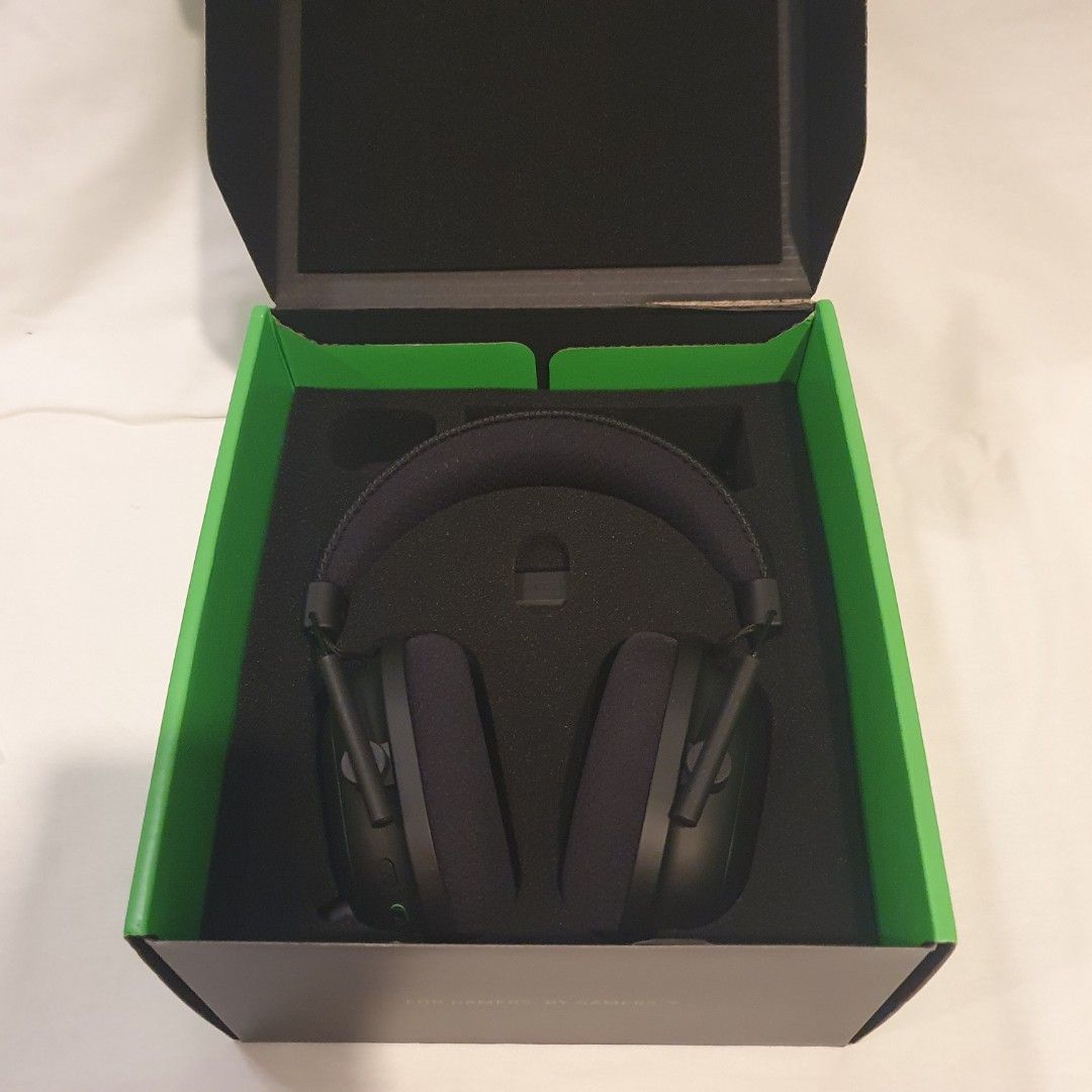 Razer BlackShark V2 Pro Wireless Gaming Headset (Category: Headphones & Headsets) located in Mandaluyong City. Submitted by deedumms07 (Listing ID 1266566541, Image 2). Description: Razer BlackShark V2 Pro Wireless Gaming Headset Like new Complete with box.
