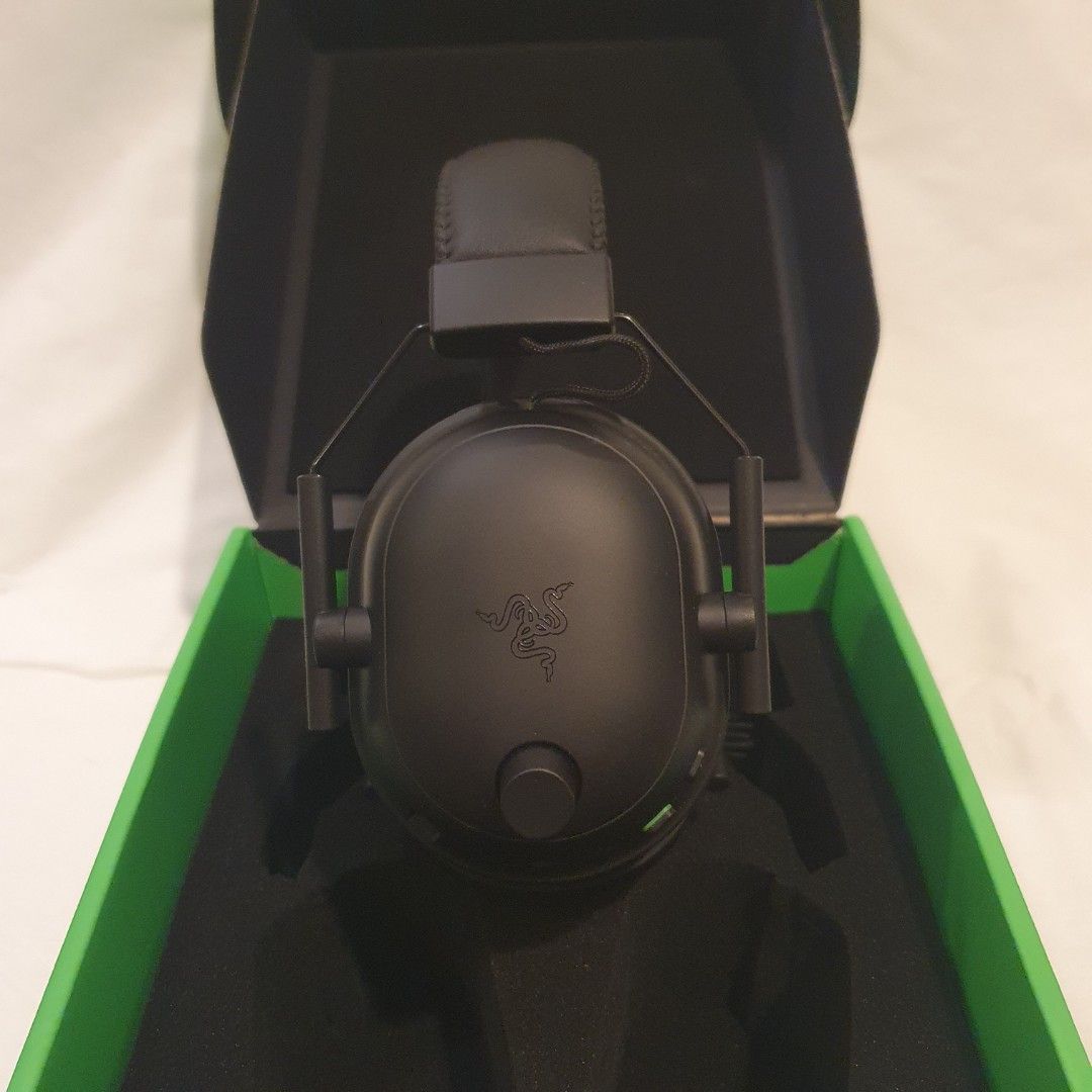Razer BlackShark V2 Pro Wireless Gaming Headset (Category: Headphones & Headsets) located in Mandaluyong City. Submitted by deedumms07 (Listing ID 1266566541, Image 3). Description: Razer BlackShark V2 Pro Wireless Gaming Headset Like new Complete with box.