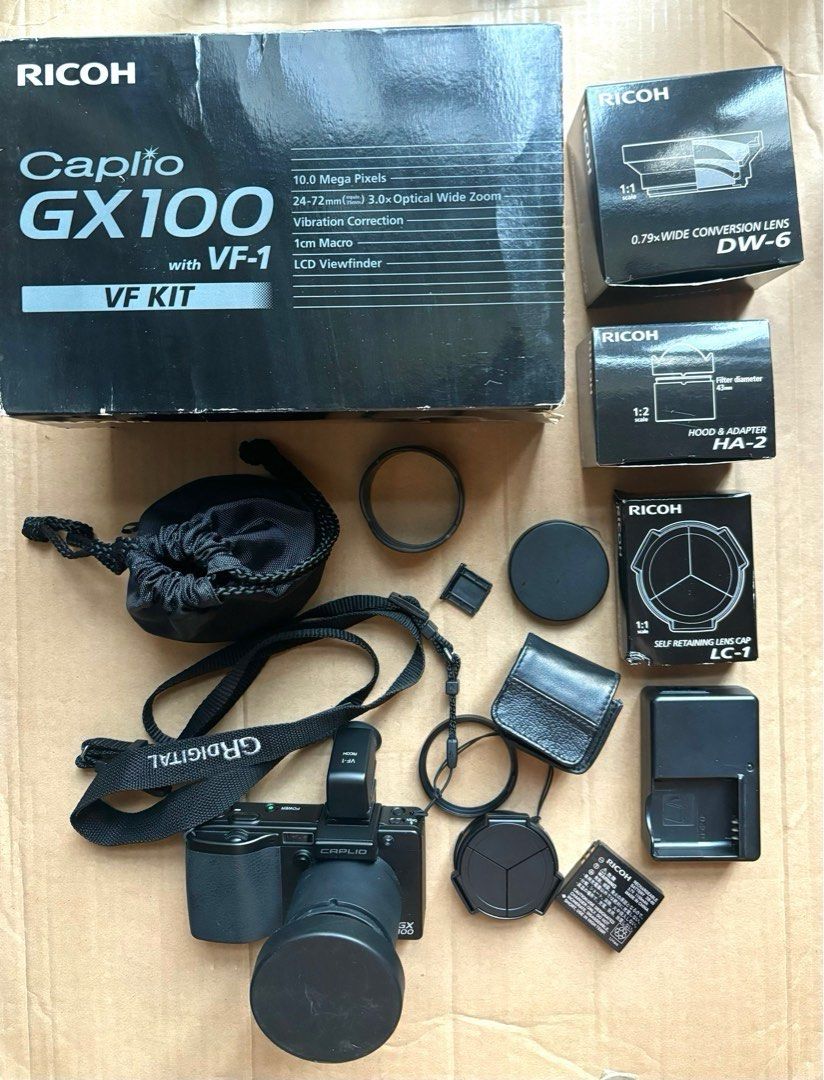 Ricoh Caplio GX100 數碼相機with VF-1 Viewfinder + DW-6, HA-2 及LC