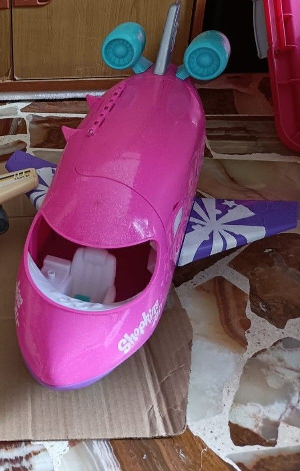 Shopkin plane top