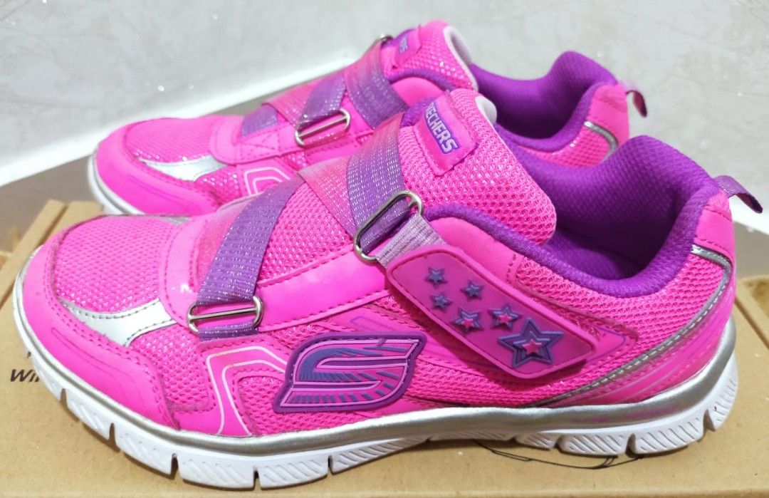 Skechers memory foam gel best sale infused shoes