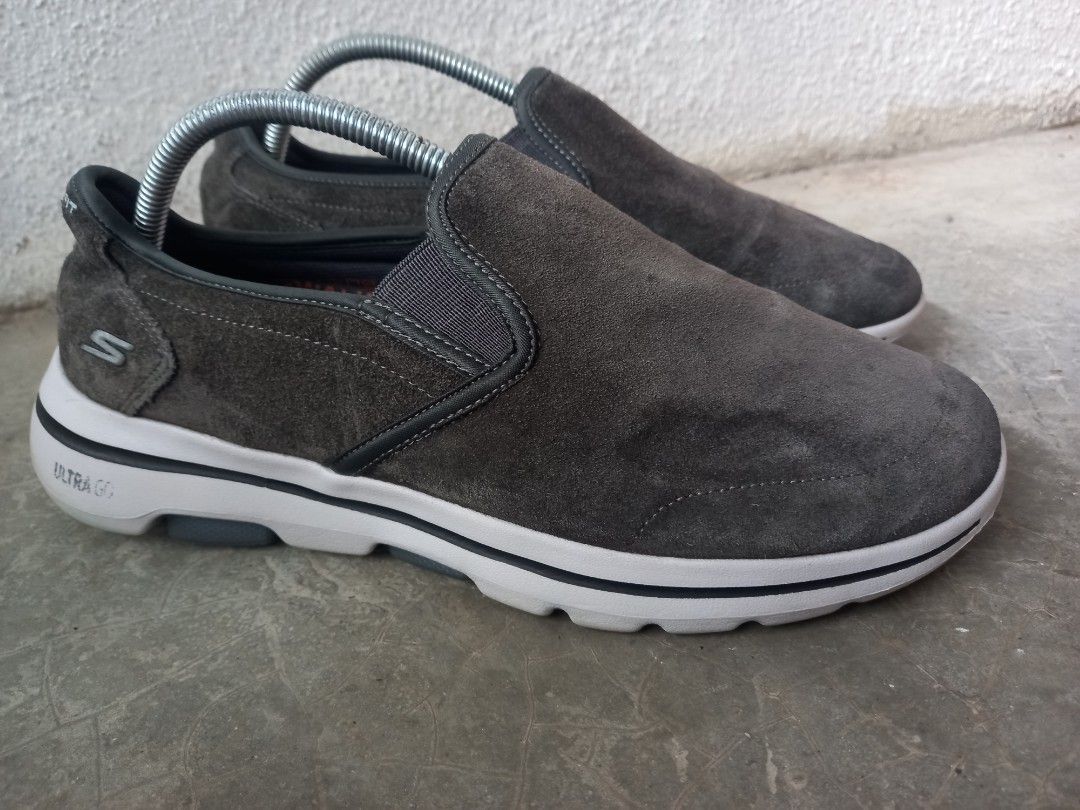 Skechers Suede Leather Sneakers Slip On 7.5 UK Men s Fashion