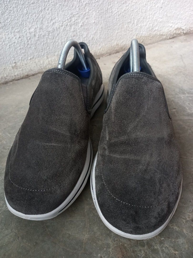 Skechers suede hotsell slip on shoes
