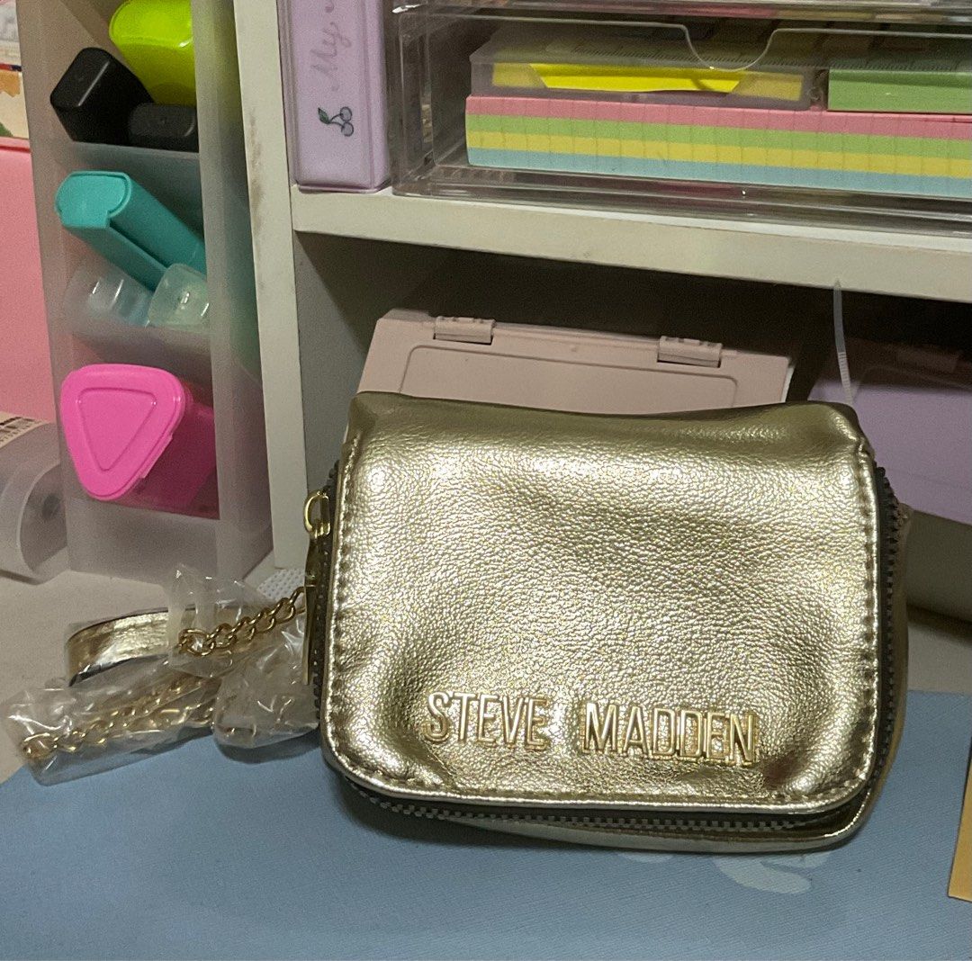 Steve Madden Mini Purse (Category: Luxury Bags & Wallets) located in Manila. Submitted by nikashoppe (Listing ID 1266614907, Image 2). Description: .