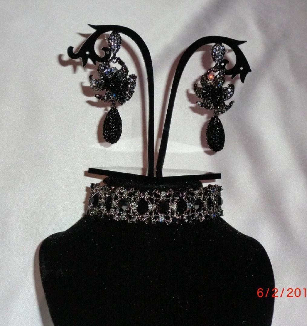 Choker and deals earrings