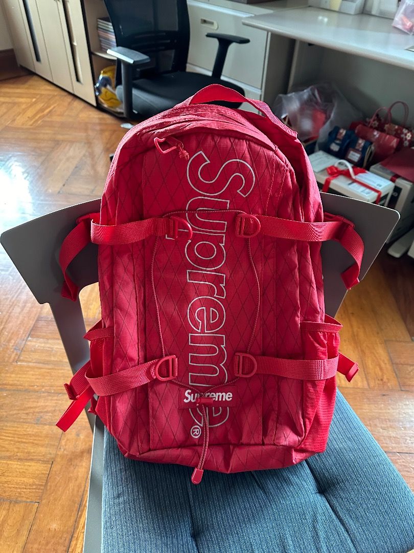 Supreme backpack deals fw18 red