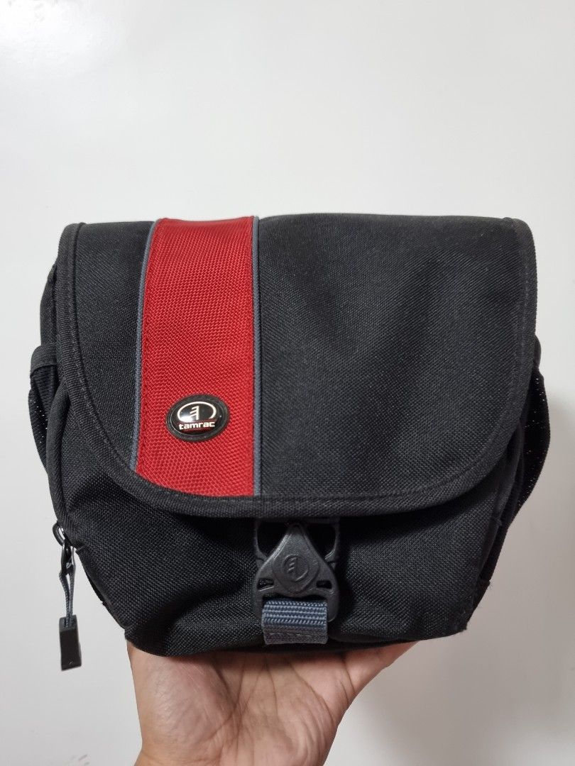 Tamrac camera bag (Category: Camera Bags & Carriers) located in San Fernando. Submitted by filmburrrn_ (Listing ID 1266537034, Image 1). Description: Preloved Camera Bag Cood condition 1500, plus shipping.