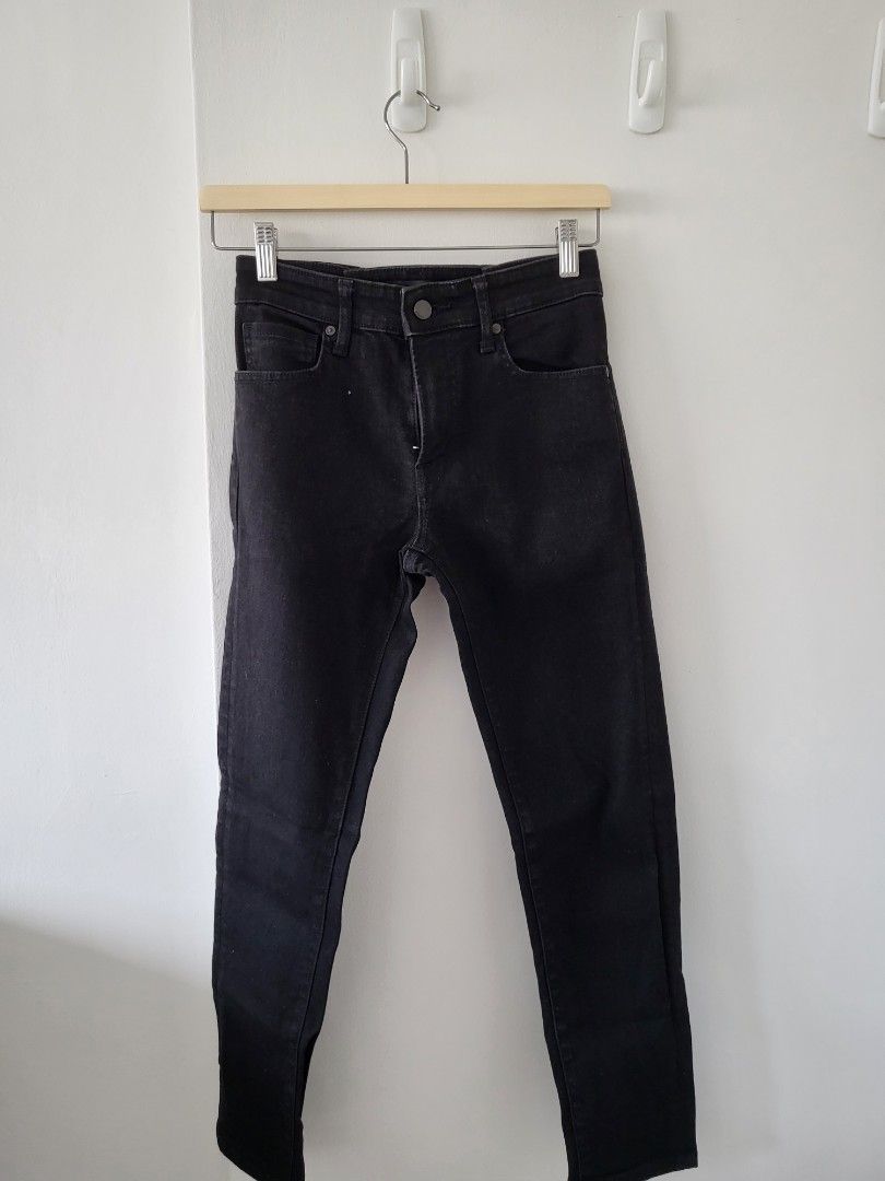 Men Uniglo Bossini Jeans and truck pants Each 10 Men s