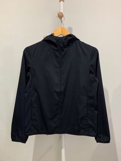 Uniqlo Lightweight Series 