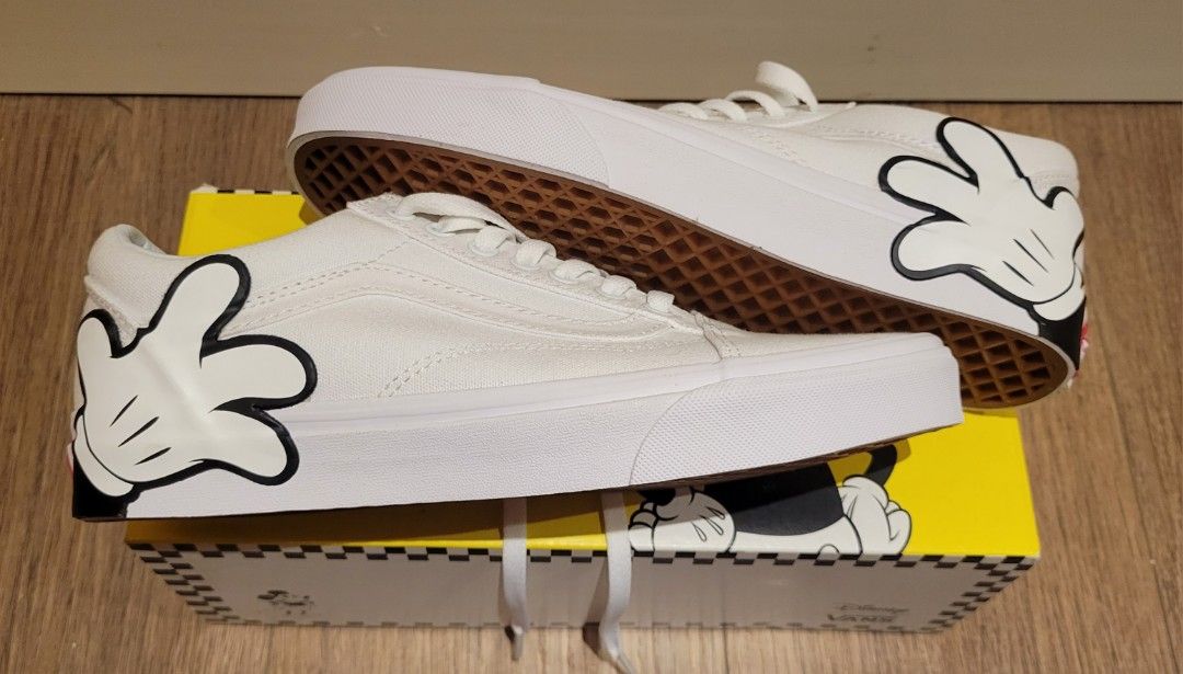 Mickey true white outlet vans